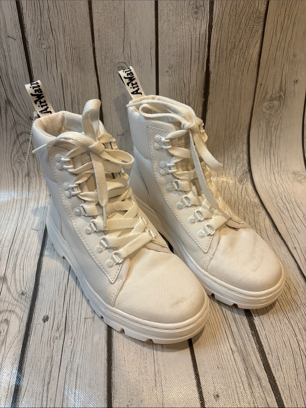 Doc Marten’s women’s size 7 White canvas combat boot